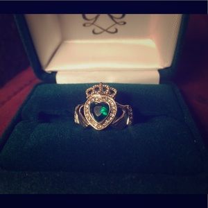 SOLD Clarion-Pell Gold Emerald Claddagh Ring S7
